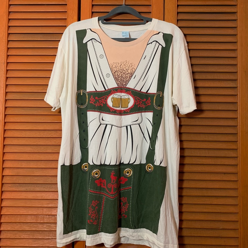 Lederhosen T-shirt size Large.
